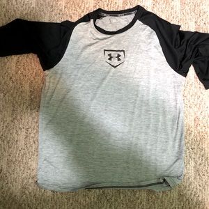 XL quarter sleeve baseball shirt UA